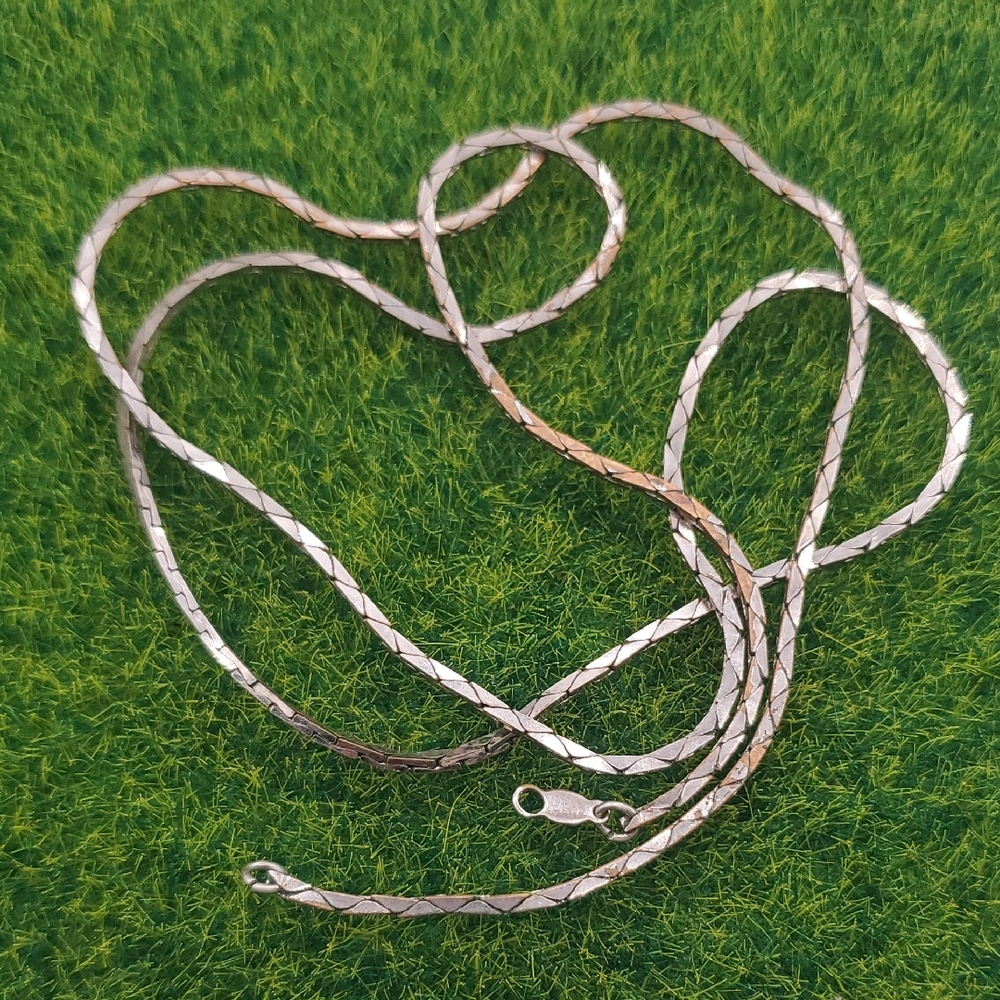 Sleek Chain 24 Inch N3828